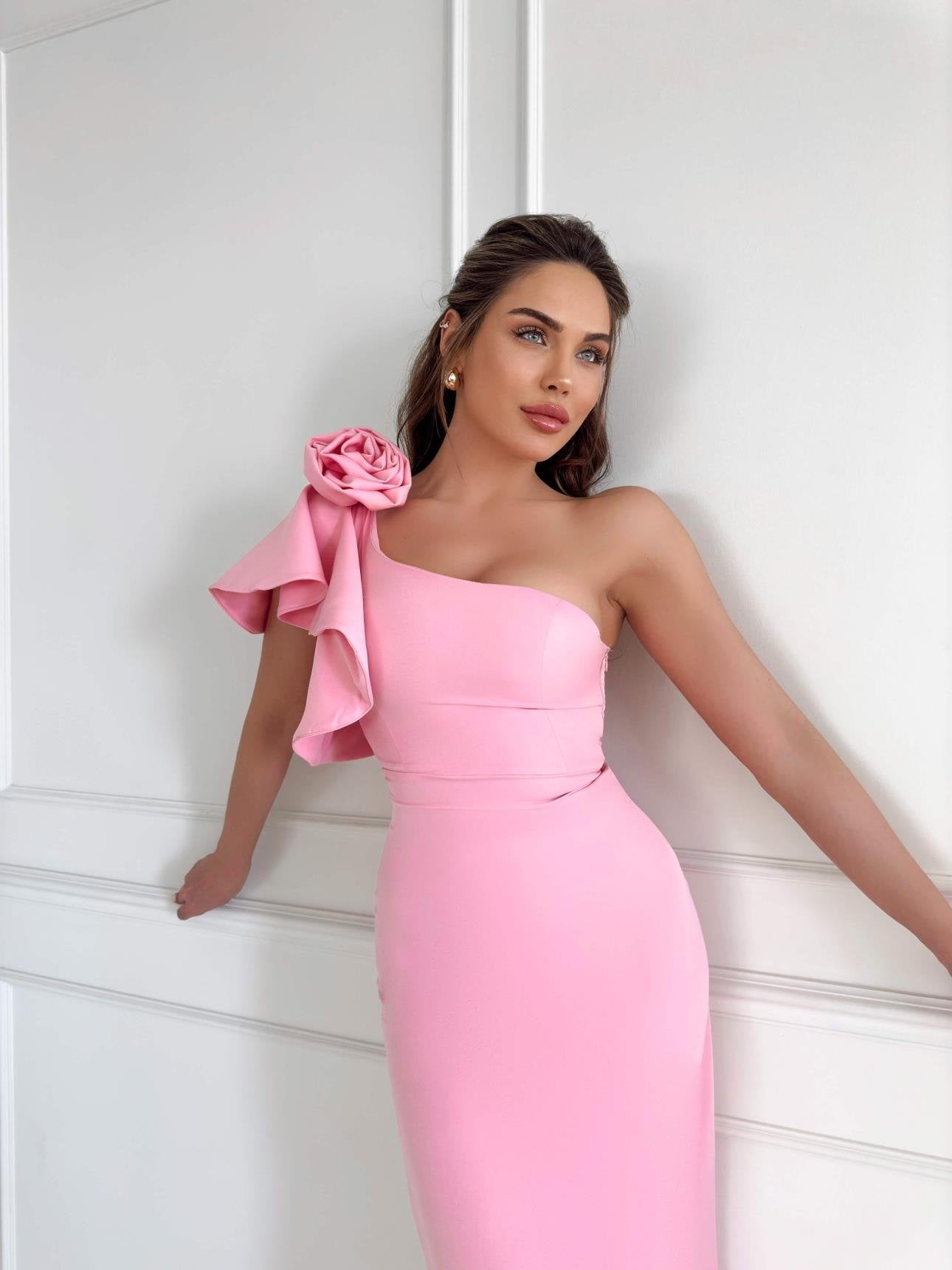 Tek Omuz Rose Broşlu Elbise Pembe 2900